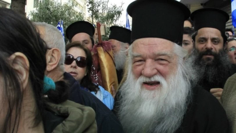 Αυτό δεν είναι κάλεσμα σε βία; Οι αναρχικοί κατά του λαού για την Μακεδονία: Να τους τσακίσουμε-Το “φτύστε τους” του Αμβρόσιου ήταν το πρόβλημα;